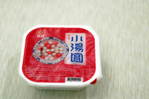 台湾の紅白小湯圓（白とピンクの小さい白玉だんご）パッケージ