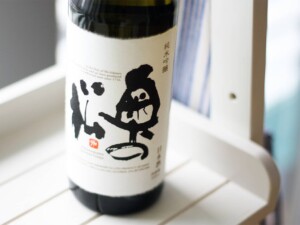 福島の日本酒　奥の松の四合瓶ボトル
