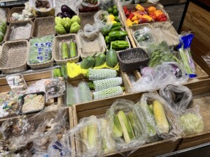 台湾・士東市場の青果店でみつけた野菜