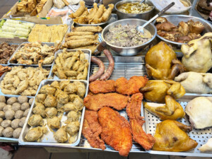 台北市内の伝統市場　蘭州市場でみつけたお惣菜